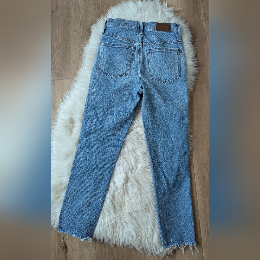 Madewell Medium Wash Raw Hem High Rise Vintage Jean - Picture 2 of 8